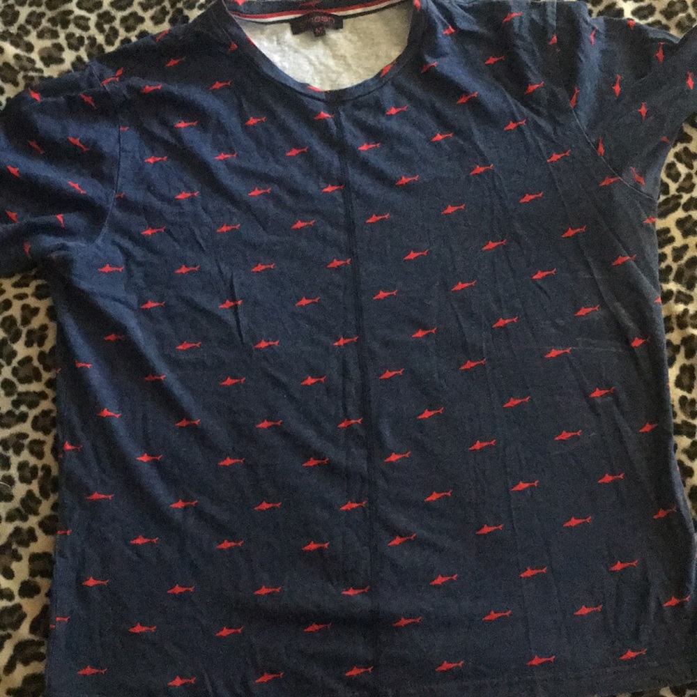 Red Sharks tee - Picture 1 of 2